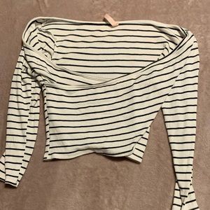 Black and white cross over Top